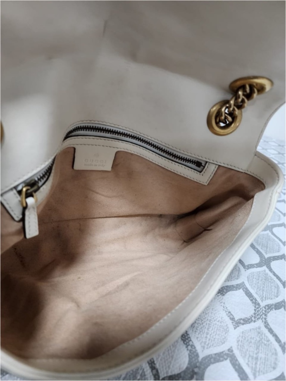 Authentic GUCCI Calfskin Matelasse Medium GG Marmont Shoulder Bag Cream - Picture 10 of 16